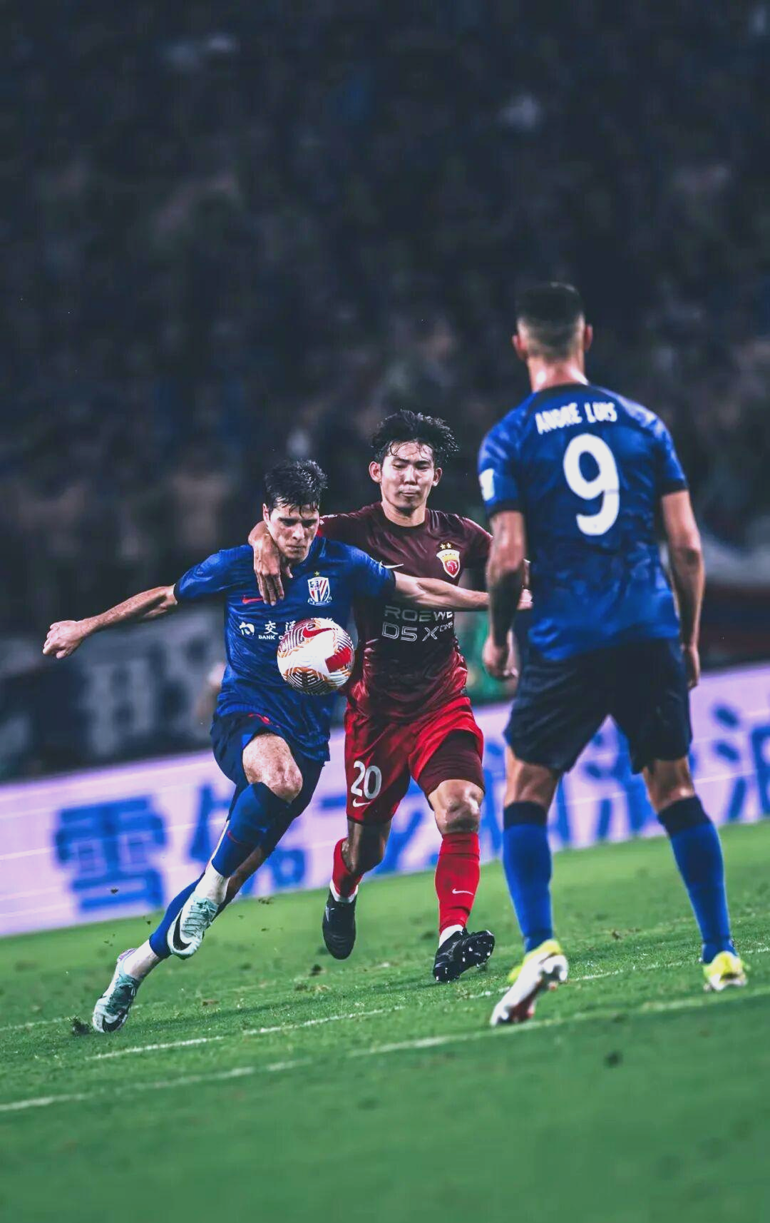 开云棋牌官网 -包含赛前突围战来临；拜仁慕尼黑围绕中超回应争议；赛场秩序良好；资深球员宣示担当的词条