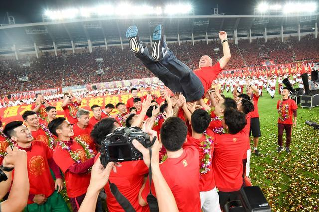 中超倒计时，北京首钢清晨完成体检，细节引发关注，悬念犹存，医务组通报恢复的简单介绍