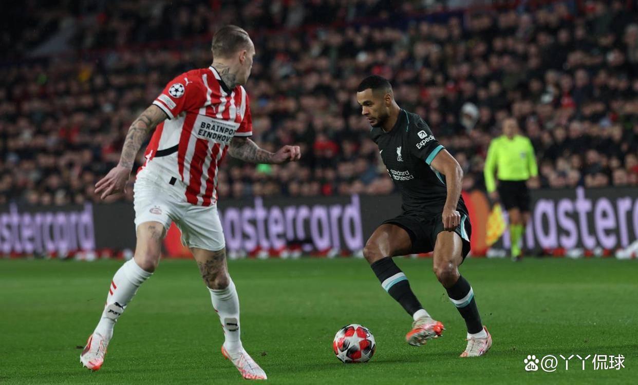 包含关键时刻埃因霍温备战足总杯，更衣室发声细节曝光，底气十足，赛程密集仍需轮换的词条